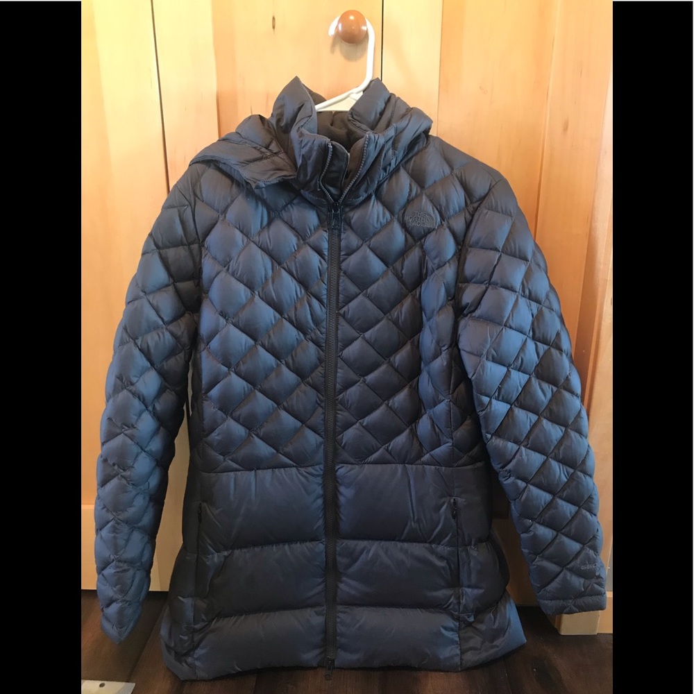 Women’s North Face down winter parka Large